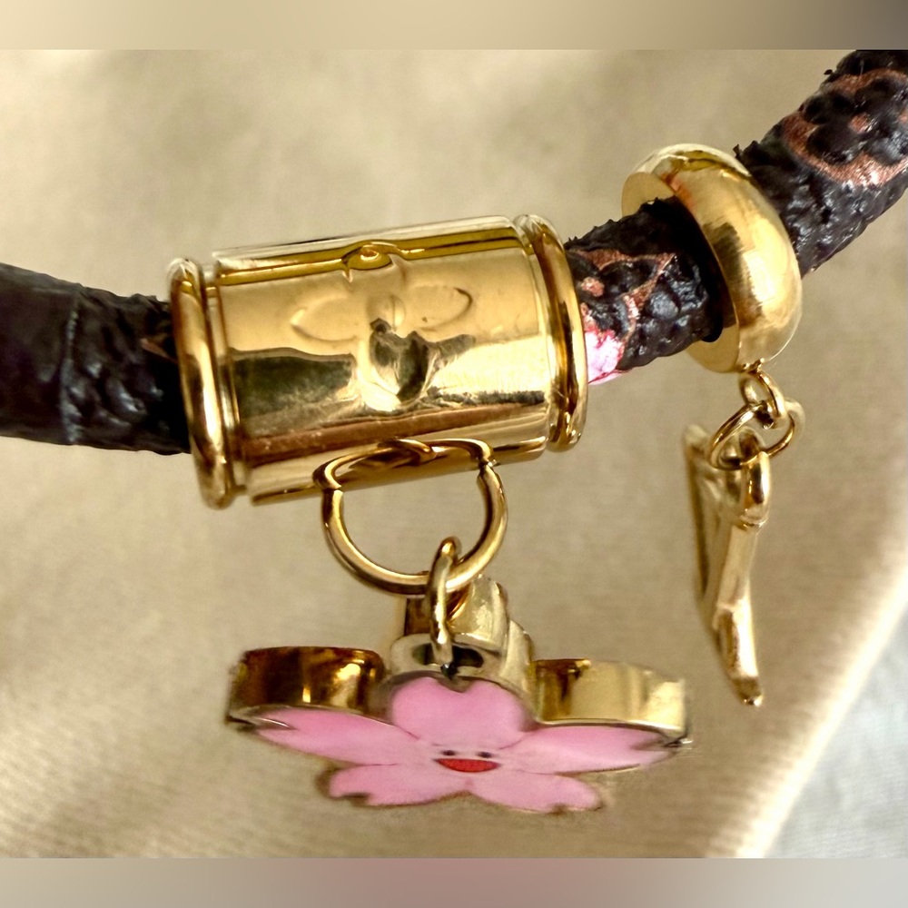 👑✅PRICE FIRM✅ Stylish Cherry Blossom Print Fashion Bracelet. Brand New! - Picture 5 of 17